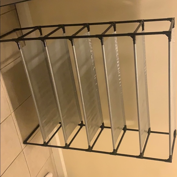 Plastic shoe stand (SOLD) - Picture 2 of 5